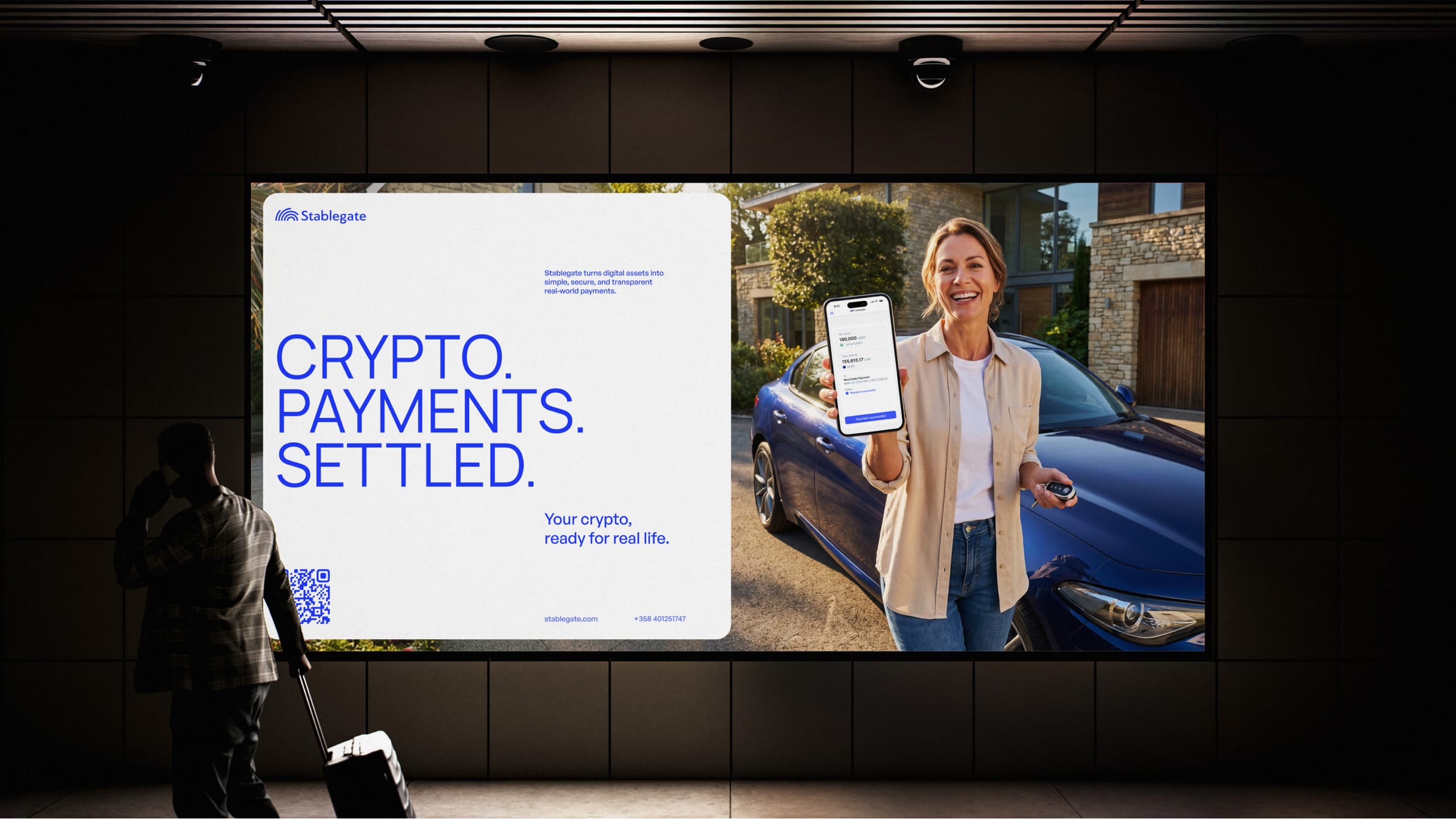 LED-билборд Stablegate «CRYPTO. PAYMENTS. SETTLED.» в интерьере